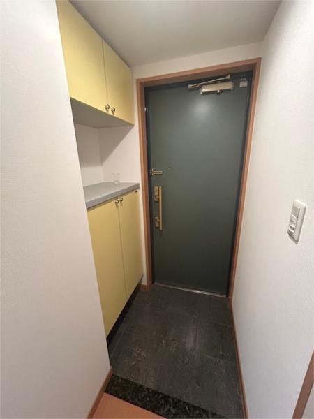 サクラメント駅南大路 玄関