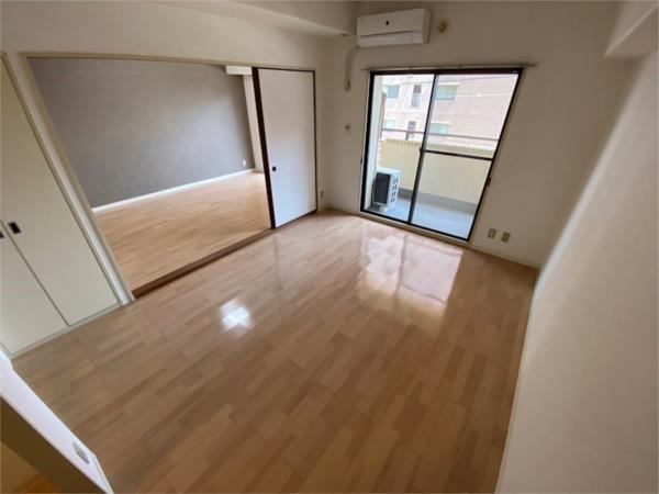 クリーンピア南大路時計台 リビング
