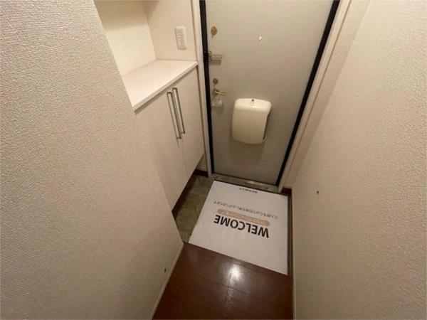 クローバー・シャトレ 玄関