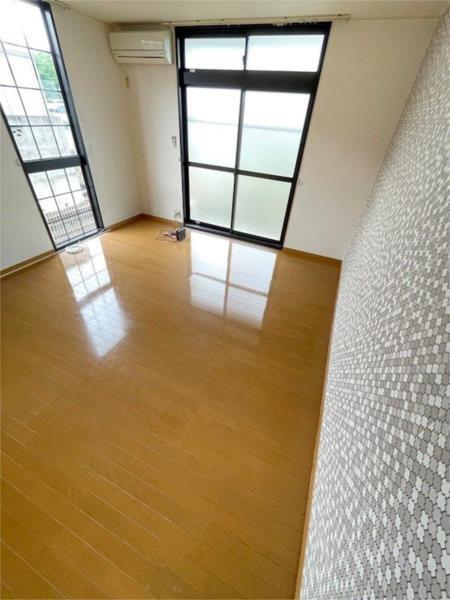 リバーサイド市川 リビング