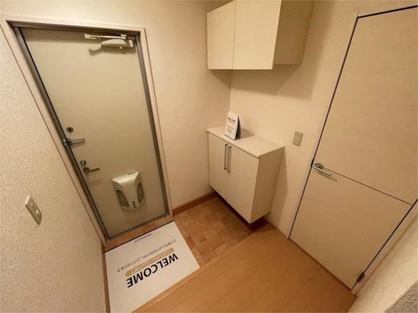 グランソレイユ 玄関