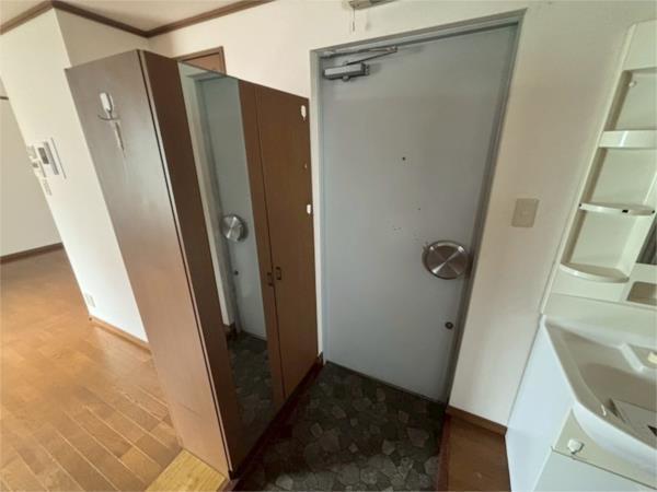 ツムギビル 玄関