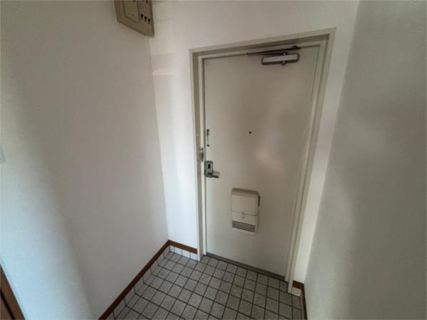 マンション外堀川 玄関