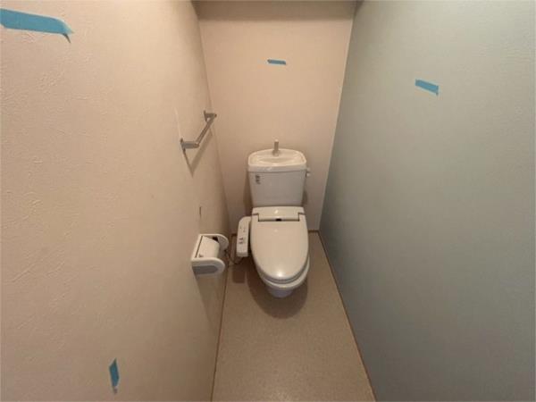 オークスコート西新在家　A棟 トイレ