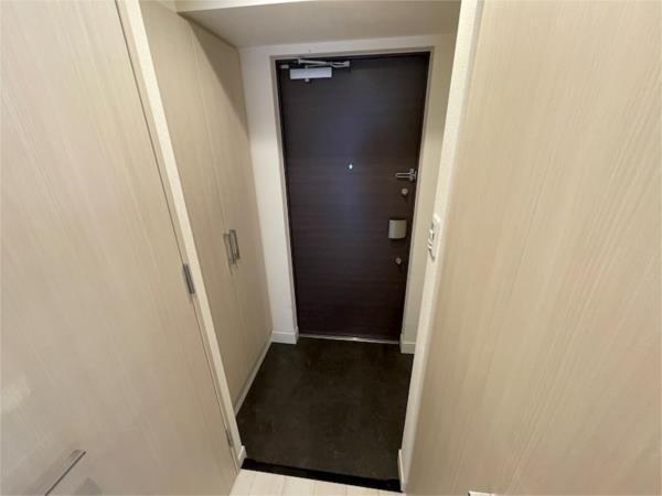 プレサンスみなと元町駅前 玄関