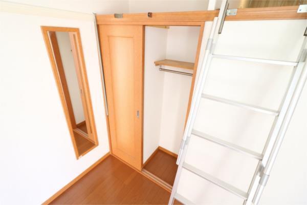 レオパレス岡本 収納