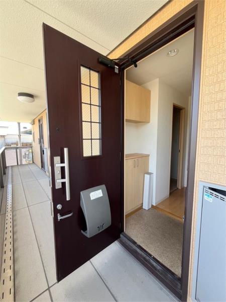 メゾンフリューゲルB棟 玄関