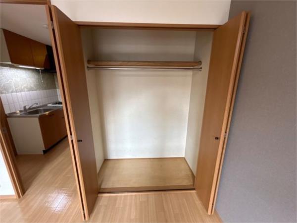 メゾン　ハイバレー 収納