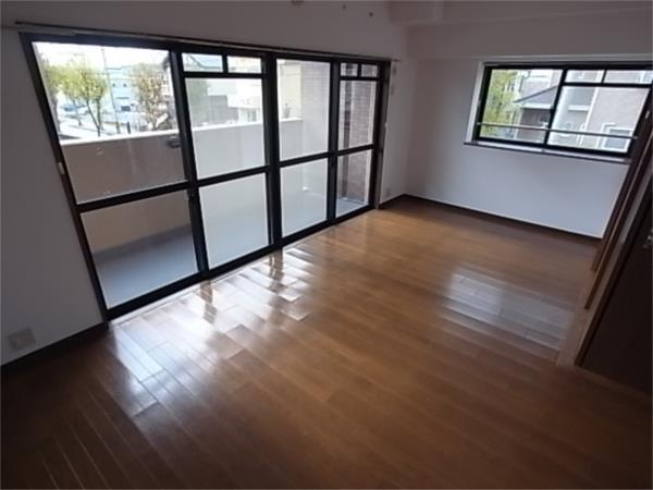 プラザハイツ二ツ屋B棟 リビング