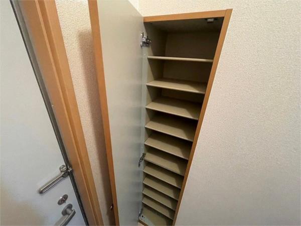 セルベイユIII 玄関