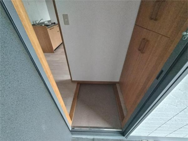 ハイツヤヒチ 玄関