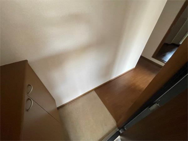 アベニュー御立A棟 玄関