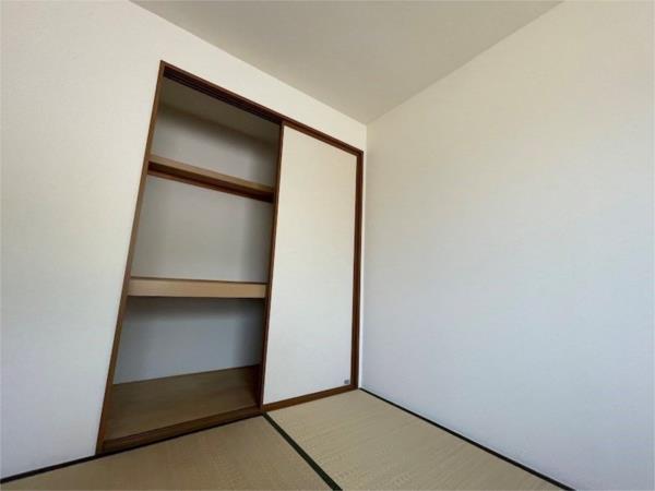 アベニュー御立A棟 収納