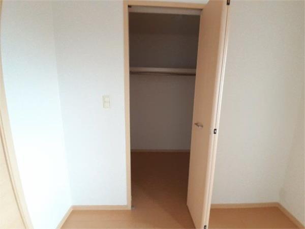 フェリア香呂D 収納