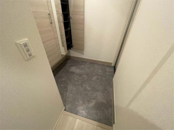 La maison青木町I 玄関