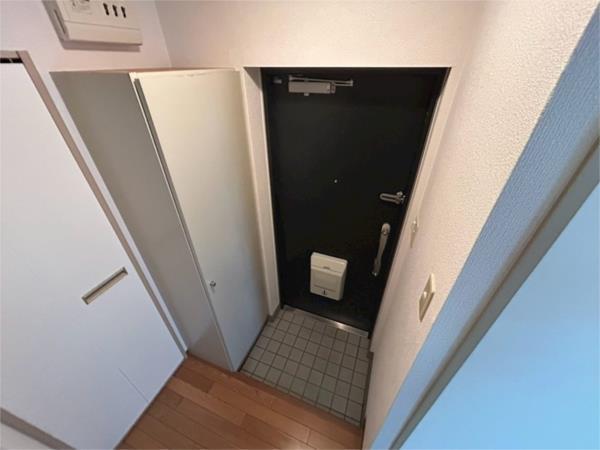 メゾン北長狭 玄関