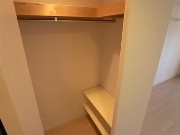 プレサンス三宮花時計前 収納