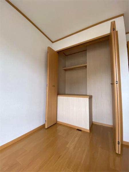 グリーンヒルズE 収納