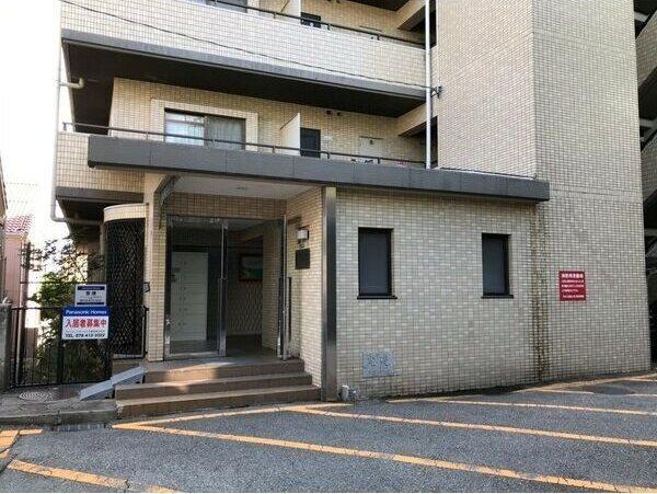 バッハレジデンス西宮上ヶ原 玄関