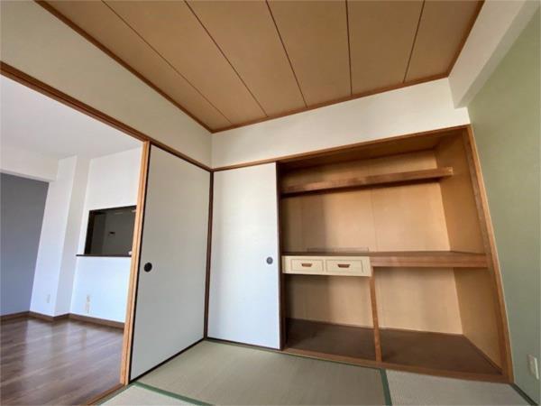 コム・ロワイヤル姫路幸町 収納