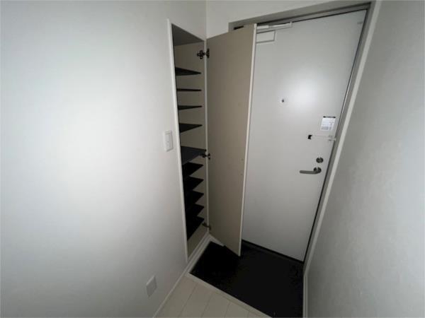 エルミタージュ夙川 玄関