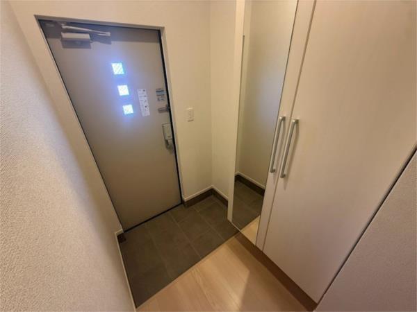 チェリーチ東同心町 玄関