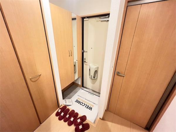メゾンエトワール神戸西山町 玄関