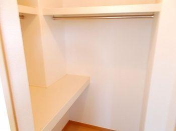 ラルジュ　フォンテーヌIV 収納