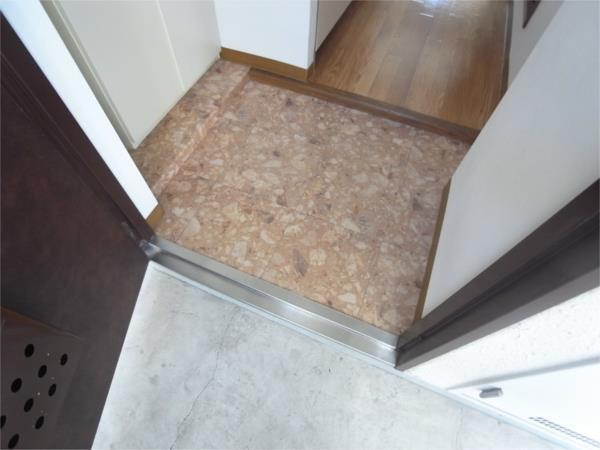 MJハイツ塩屋ヒルズ 玄関