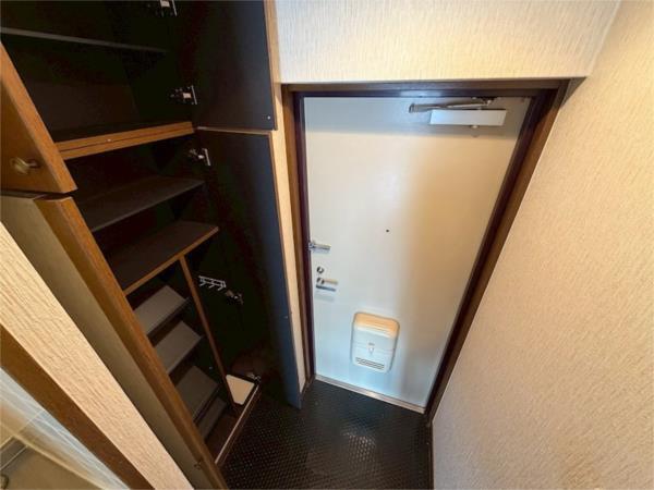 ステラハウス19 玄関