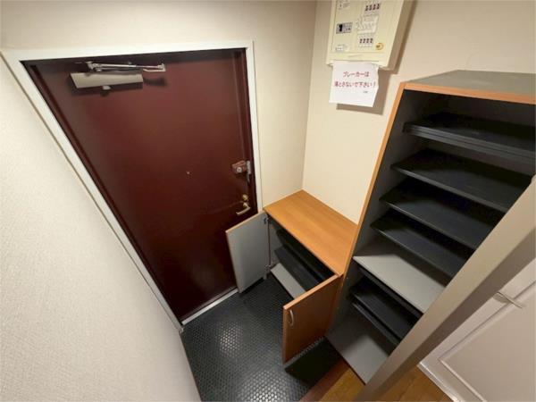 エバーグレイス西宮 玄関