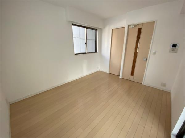 ジークレフ神戸元町（604） リビング