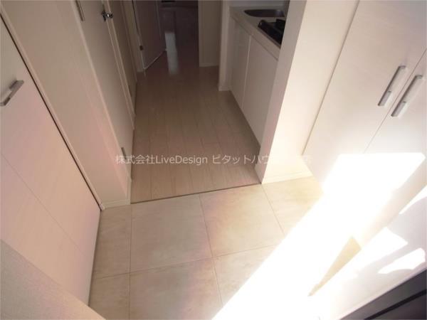 S-RESIDENCE神戸元町 玄関