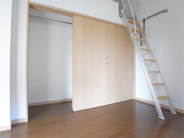 ヴィアーレ南町 収納