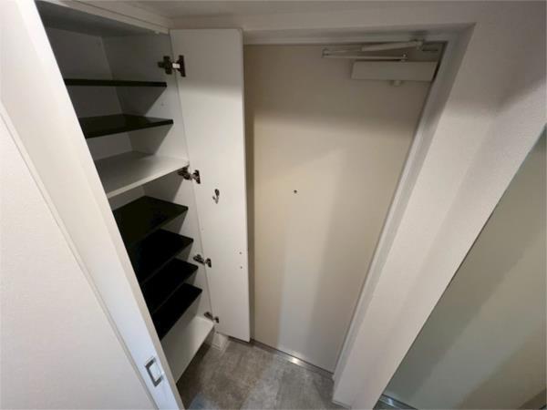 セレニテ神戸元町クレア 玄関
