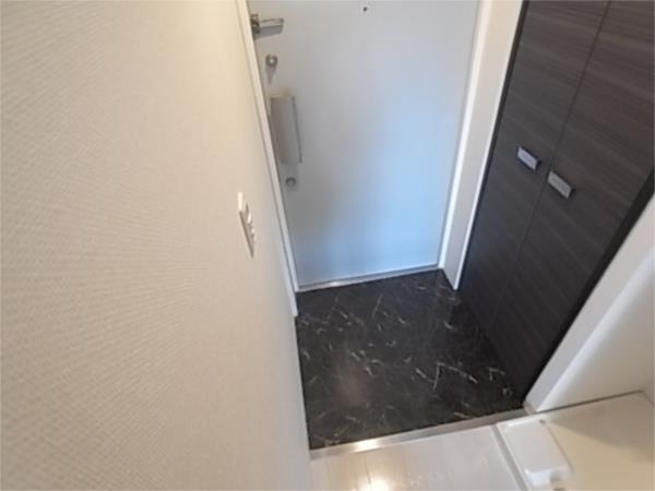 アルファレガロ兵庫 玄関