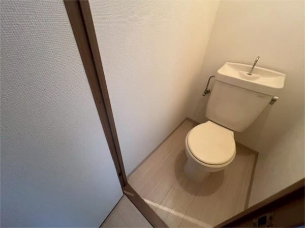 クリスタルカーサII トイレ