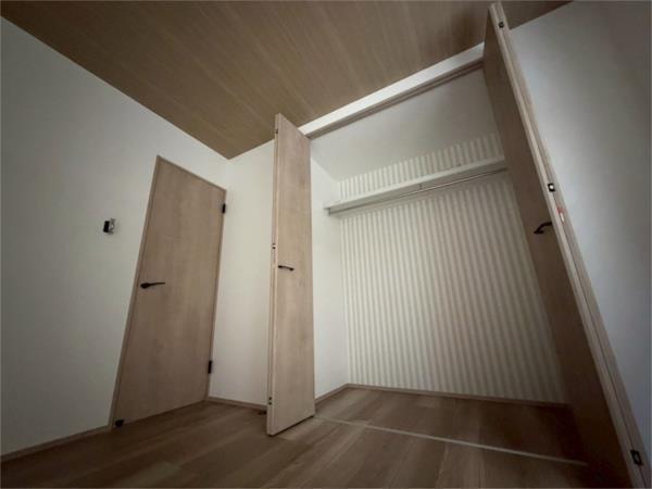 今津山中町　戸建 収納