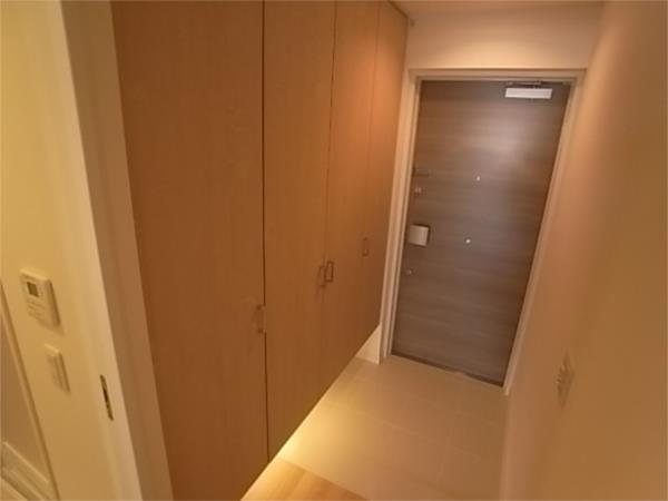 ワコーレ元町ハウス（1302） 玄関