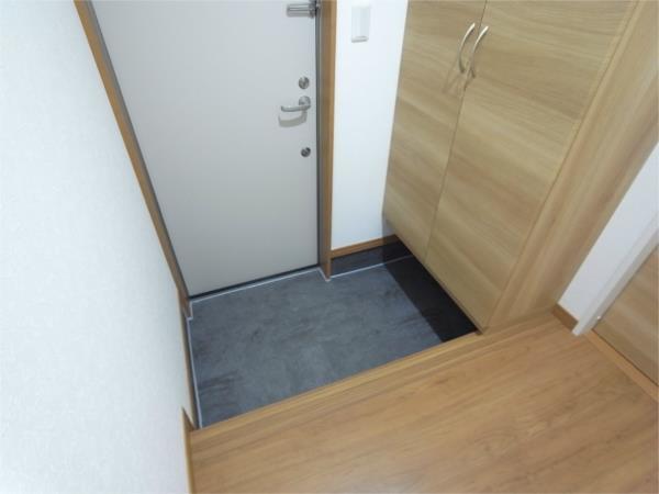 パルフラッツ王居殿 玄関