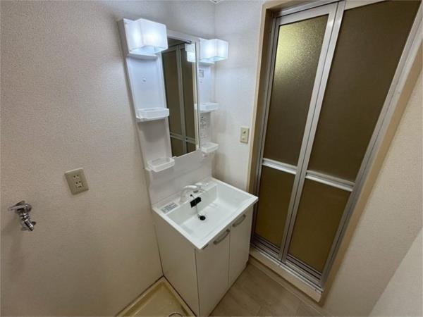 ロイヤルコーポ東雲 部屋画像