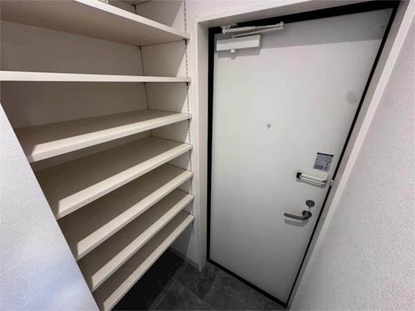 リブレメゾン香櫨園エスト 玄関