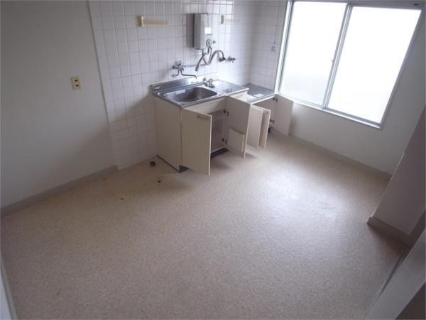 ケイアンドエスマンション白川台 リビング