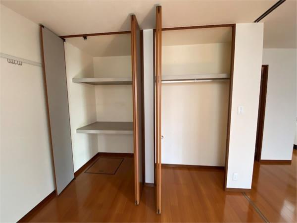 シャーメゾン延末 収納
