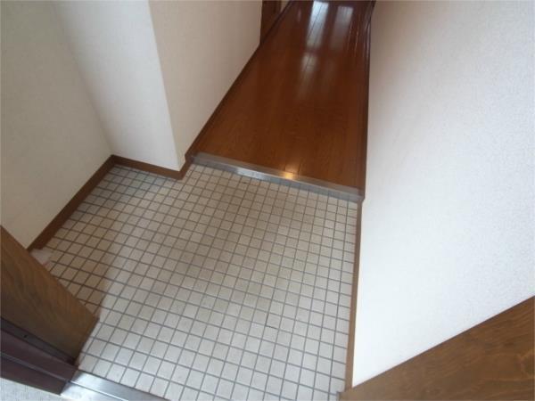 マノワールINO 玄関