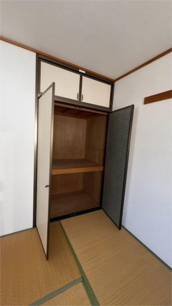 プラザ朝霧 収納