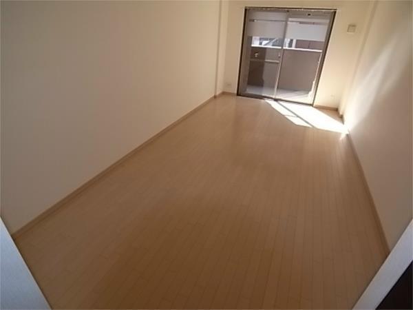 エスライズ新神戸 リビング
