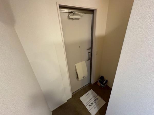 スチール立山 玄関