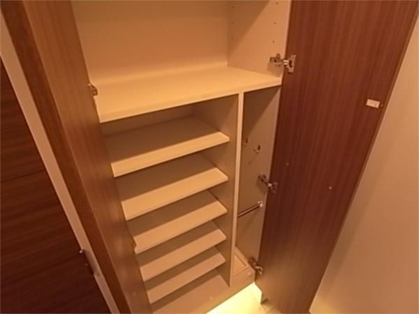 ワコーレ神戸北野セリュックス 玄関