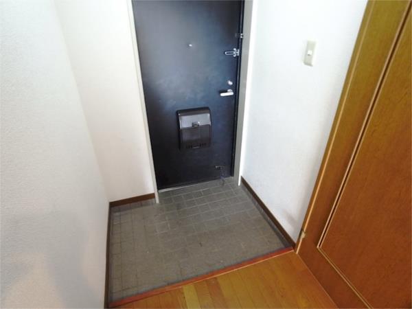 カームハイツ3番館 玄関